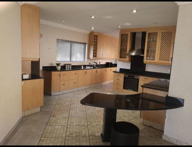 4 BEDROOM HOUSE FOR SALE IN GLENVISTA